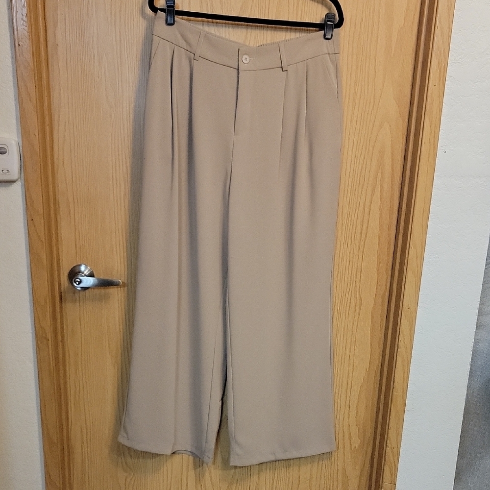 NWT Noahella Elegant Tan Wide Leg Women's Pants